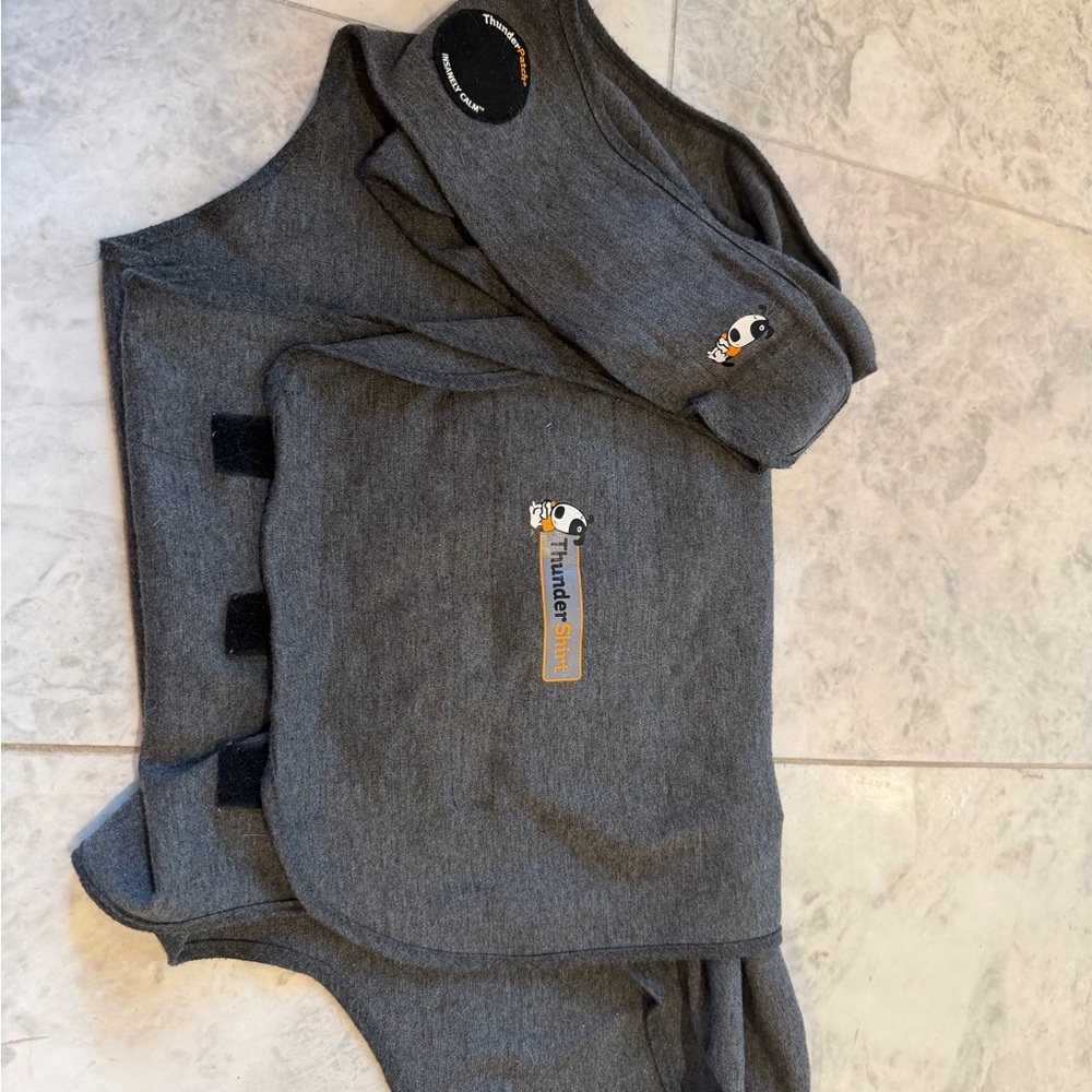 Thundershirt Charcoal Gray Anxiety Vest for Dogs